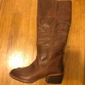 Women's Brown, Tall Timberland Boots  (size 10)